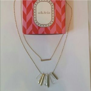 Stella and dot rebel cluster necklace