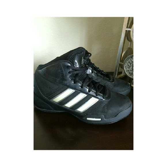 Adidas Other - 💙Adidas Team Feather light (youth 5.5 )