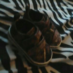 Little boy size 3 Realtree shoes