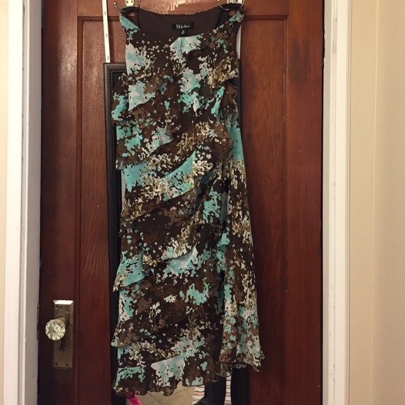 Beautiful dress for parties or office