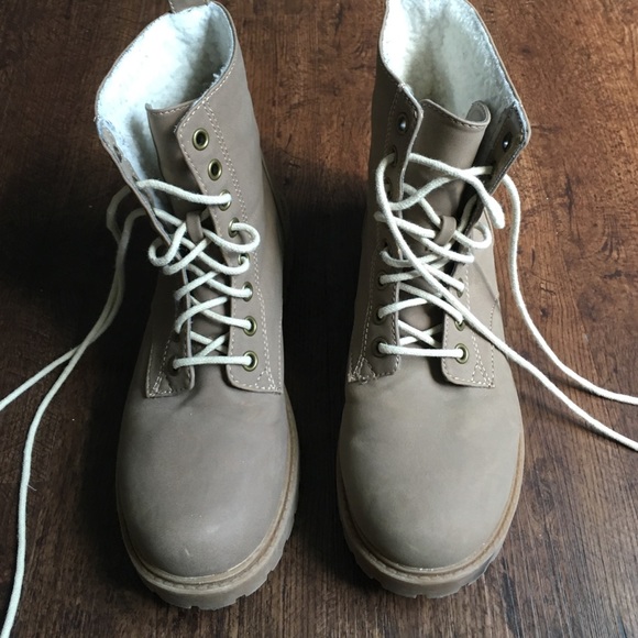 Divided Shoes - DIVIDED BOAT SHOES