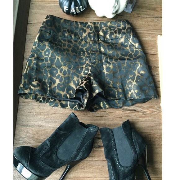 Isabel lu Shorts - Isabel Lu // high waist leopard shorts // XS Isabel lu Shorts - Isabel Lu // high waist leopard shorts // XS