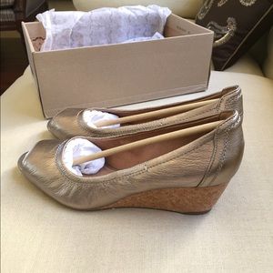 Clarks Ladies Burmese Art Wedge Pump Size 8M