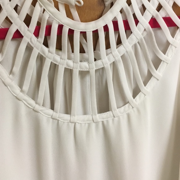 White chiffon blouse - Picture 2 of 2