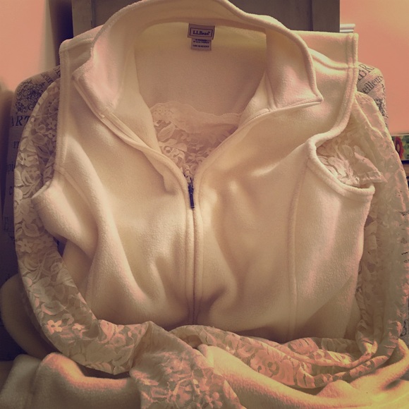 ❌TRADED❌ L.L. Bean LIKE NEW fleece zippered vest