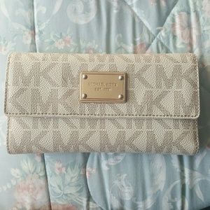 Micheal Kors Wallet