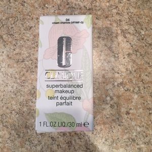 NEVER OPENED: Clinique Super Balanced Makeup