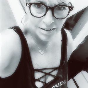 Meet your Posher, Carey