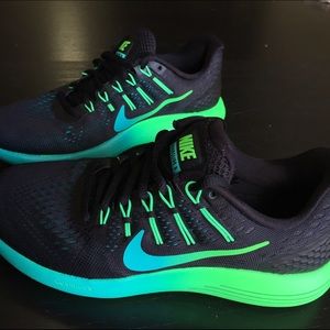 Nike women's Lunarglide 8 running shoes worn once.