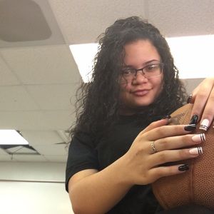 Meet your Posher, Mariola