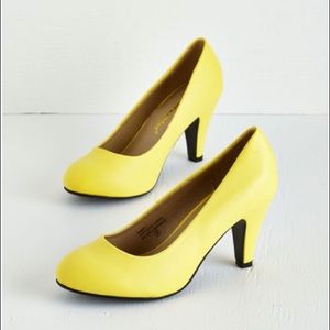Walking on sunshine pumps