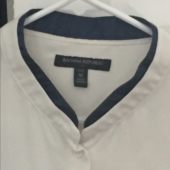 Blouse with navy trim on collar - Picture 2 of 2