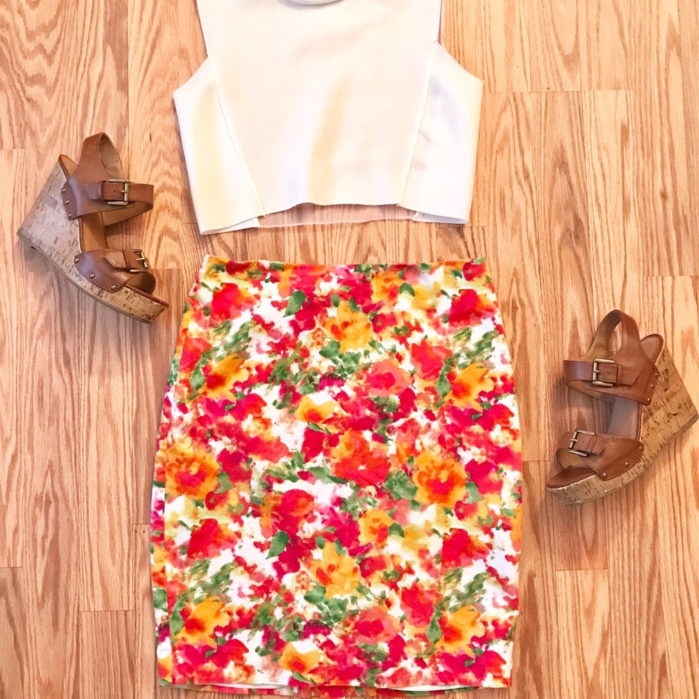 🚀MOVING SALE!🚀Forever 21 Watercolor Pencil Skirt