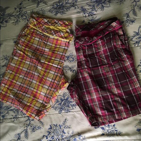 2pr Old Navy Bermuda style Shorts EUC