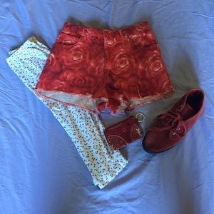Rose cut off shorts!!!! 🍒🌹