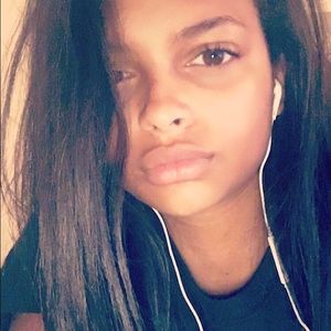 Meet your Posher, Desiree