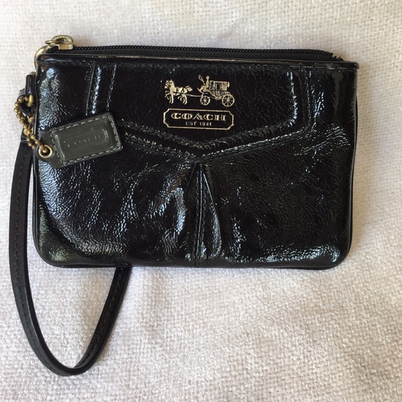 SALE TODAY ONLY! 🎉 Coach Leather Wristlet