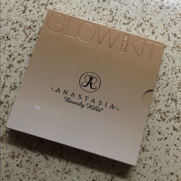 Anastasia glow kit