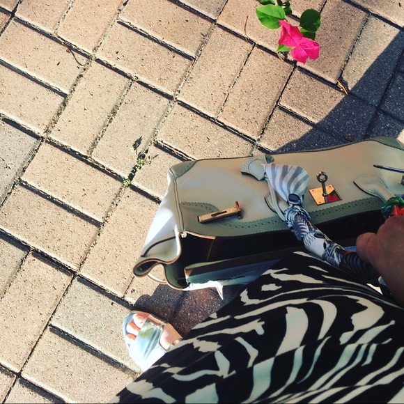 Meet your Posh Stylist! - Picture 2 of 4