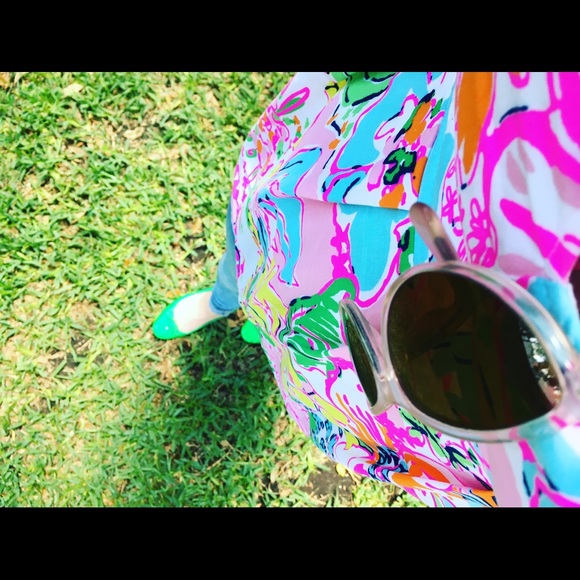 Meet your Posh Stylist! - Picture 3 of 4