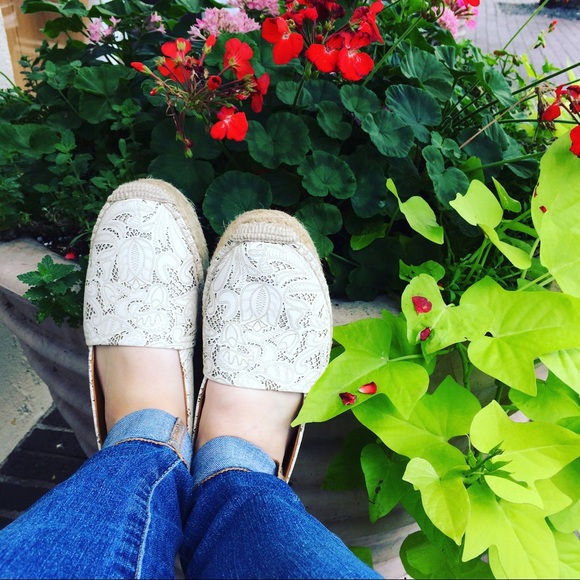 Meet your Posh Stylist! - Picture 4 of 4