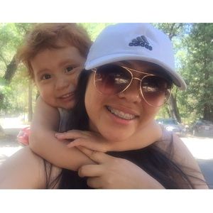 Meet your Posher, Damaris