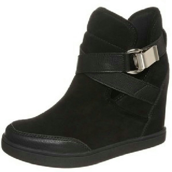 Black Valaire Wedges