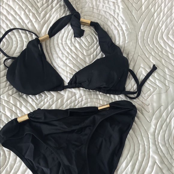 Black bikini