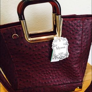 Alyssa Handbag 👜