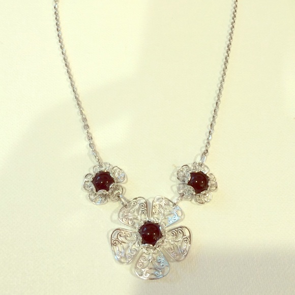 🎉Discount Ship! Scrollwork Flower Necklace
