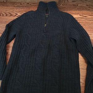 Medium navy sweater