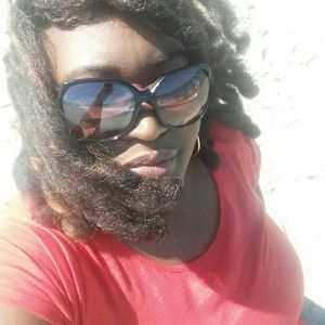 Meet your Posher, Kendra