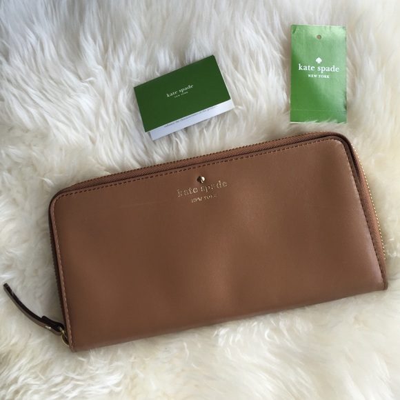 Kate Spade Tudor City travel wallet
