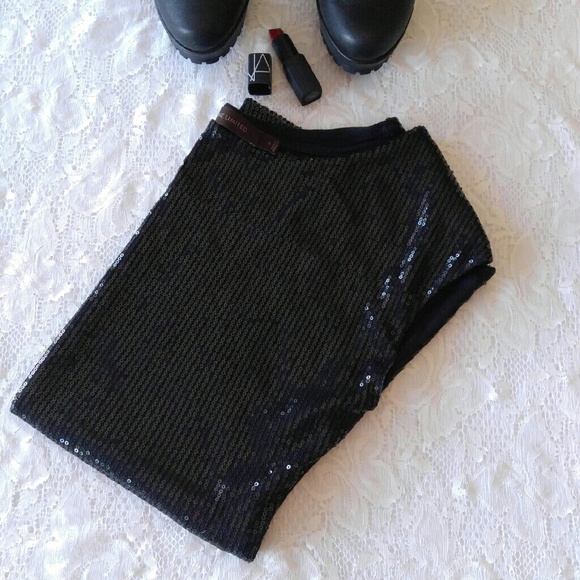 the limited sequins top