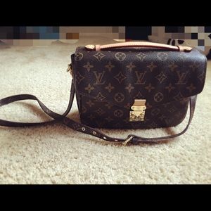 Flash sale / Messenger Bag Pochette Metis