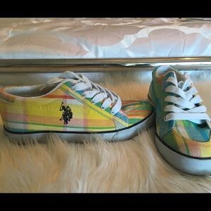 Canvas shoe