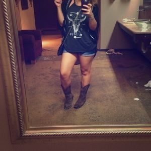 Billabong tank with longhorn Size M