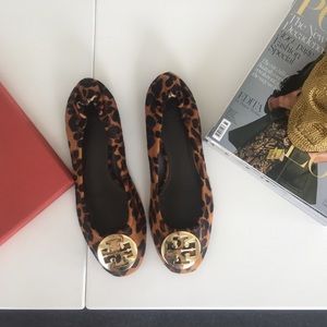 Tory Burch Reva Flats in leopard