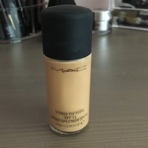 MAC Liquid Foundation