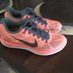 Nike Lunarlon size 7