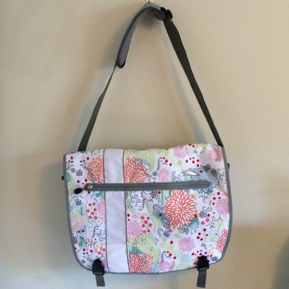 Fun laptop bag! Multicolored. Never been used!
