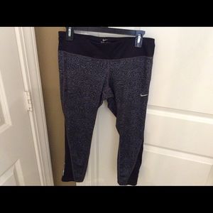 Nike dri fit capris
