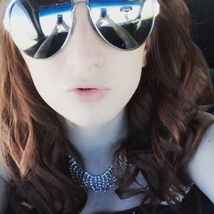 Meet your Posher, Leah