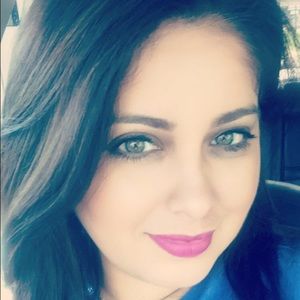 Meet your Posher, Alma