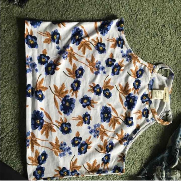 Crop Top W/ Flowers