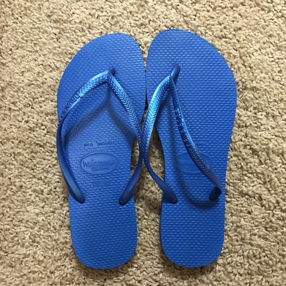 women's royal blue flip flops