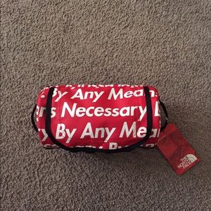 Supreme x North Face travel bag, deadstock