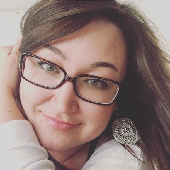 Meet your Posher, Ashley - Picture 4 of 4