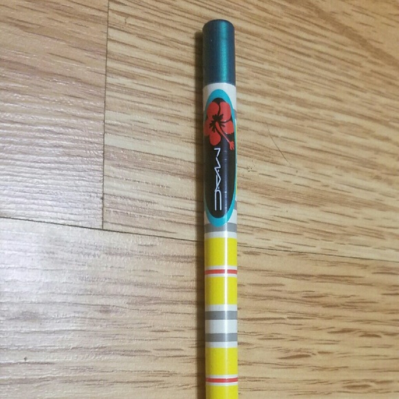 MAC Blue Moon Eyeliner