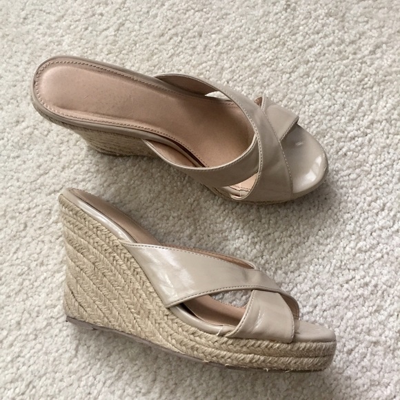 Kelsi Dagger Cream Wedges - Picture 1 of 3